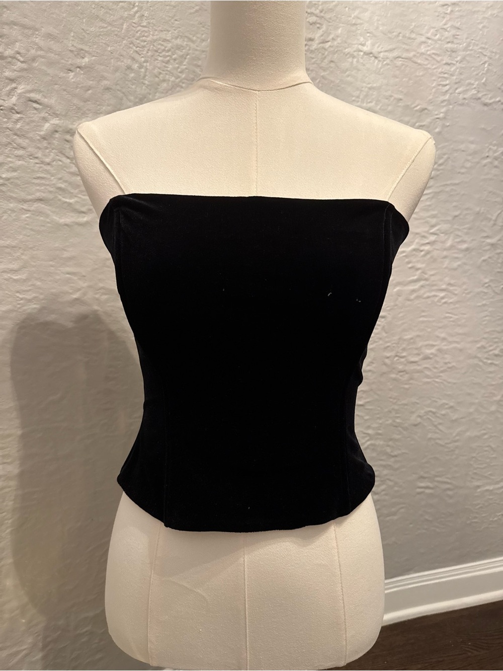Scott McClintock Black Strapless Velvet Camisole